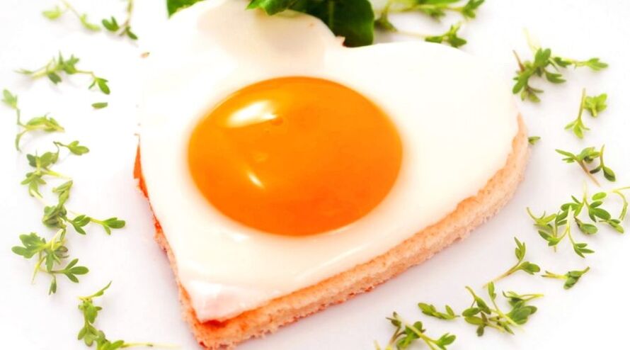 Eier sind ein Grundnahrungsmittel von Maggis klassischer Ernährung. 